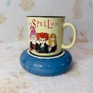 Disney Hocus Pocus "Put A Spell On You" Ceramic
20 Oz Camper Mug